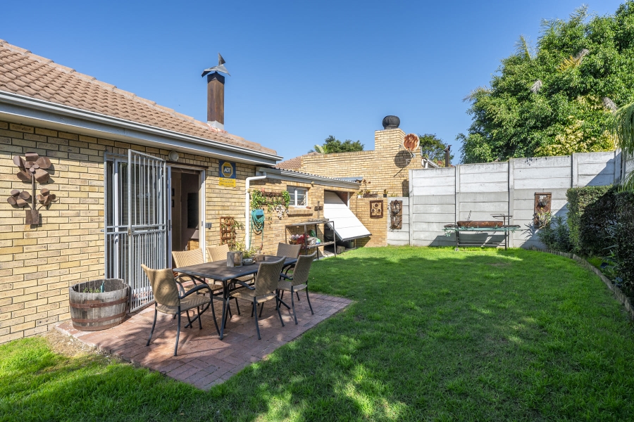 2 Bedroom Property for Sale in Protea Heights Western Cape